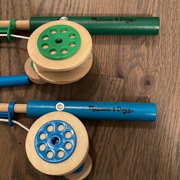 Melissa & Doug Fishing Game - Picture 2 of 9